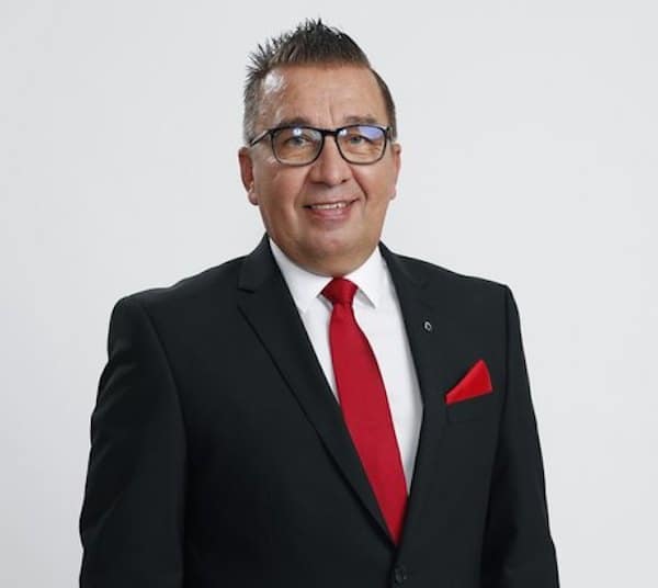 Potkut! SM-liigan jumboseura pisti päävalmentajan pihalle