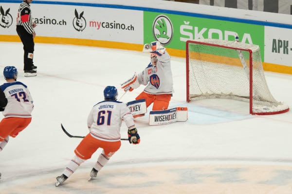 Tappara selätti vieraspeikkonsa Jyväskylässä - JYPin ainokainen syntyi omalta siniviivalta! Tappara selätti vieraspeikkonsa Jyväskylässä – JYPin ainokainen syntyi omalta siniviivalta!