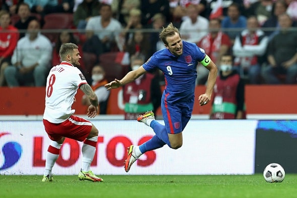 Ottaako Englannin kippari Harry Kane varoituksen heti kättelyssä?