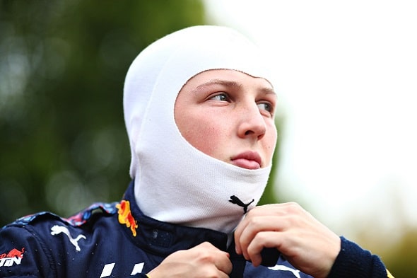 F1:n superlupaus on valmis sekoittamaan kuskipakkaa: ”Kenen tahansa penkki, en oikeastaan välitä!”