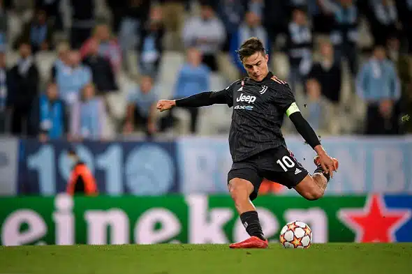 Nyt voivat fanit raivostua! Juventus-tähti siirtymässä pahan kilpailijan riveihin Nyt voivat fanit raivostua! Juventus-tähti siirtymässä pahan kilpailijan riveihin