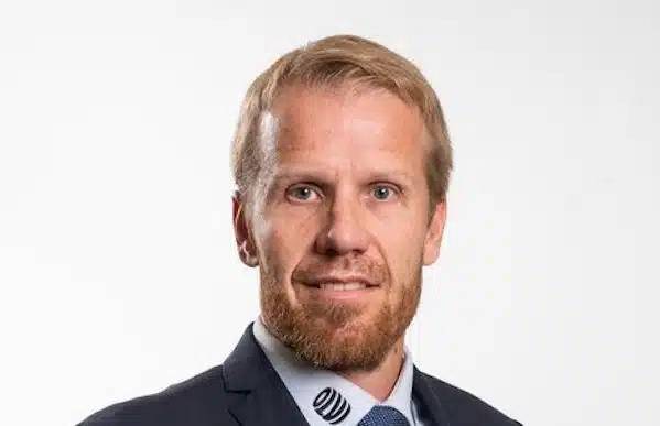 Jaetaanko Suomessa liian herkästi potkuja? SM-liigaluotsi sanoi suoraan: "Sinä tuon sanoit mutta..." Jaetaanko Suomessa liian herkästi potkuja? SM-liigaluotsi sanoi suoraan: ”Sinä tuon sanoit mutta…”