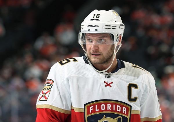 Aleksander Barkov tarjoili voittomaalin viimeisellä minuutilla - Florida taistelee runkosarjan ykkössijasta Aleksander Barkov tarjoili voittomaalin viimeisellä minuutilla – Florida taistelee runkosarjan ykkössijasta