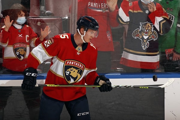 NHL-tähti Anton Lundell ja monet muut pelikaverit riensivät tukemaan alkoholismiin sairastunutta Wiljami Myllylää NHL-tähti Anton Lundell ja monet muut pelikaverit riensivät tukemaan alkoholismiin sairastunutta Wiljami Myllylää