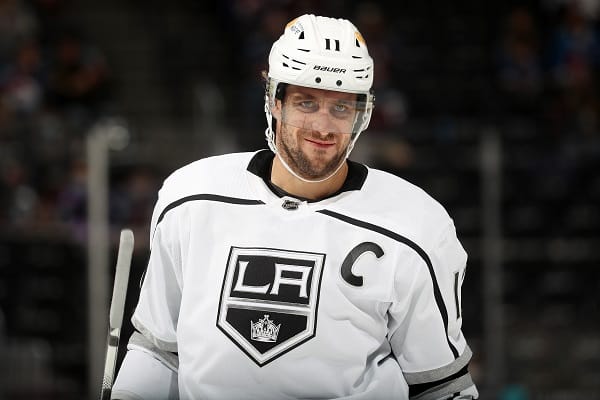 NHL:n palkintokausi käynnistyi – Los Angeles Kingsin kapteeni nappasi ensimmäisen pystin