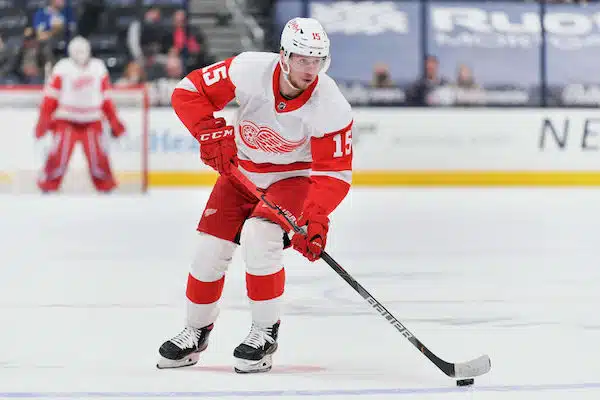 NHL-surkimukselle iso takaisku – tähtipelaaja sivussa jopa neljä kuukautta