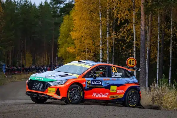 Jari Huttuselle WRC2-luokan kolmossija Suomen MM-rallista