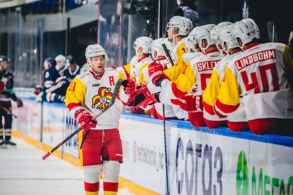 Jokerit-legenda Ossi Väänänen latasi dokumentissa kovan arvion Venäjä-seikkailusta - "Voi iskeä rajusti silmille" Jokerit-legenda Ossi Väänänen latasi dokumentissa kovan arvion Venäjä-seikkailusta – ”Voi iskeä rajusti silmille”