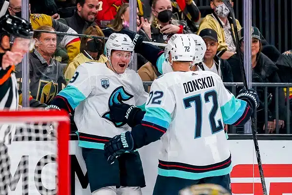 NHL-joukkueen GM teki ison paljastuksen: kaikki pelaajat voidaan kaupata!