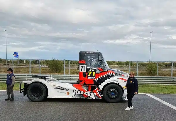 Varikon läpiajorangaistus katkaisi suomalaiskuskin kovan takaa-ajon: ”Oli pakko ajaa kaverin ohi”