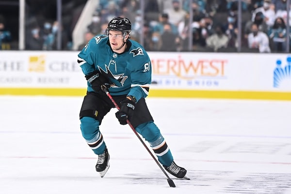 Suomalaispuolustajan NHL-uran ensimmäinen tehopiste oli komea syöttö voittomaaliin