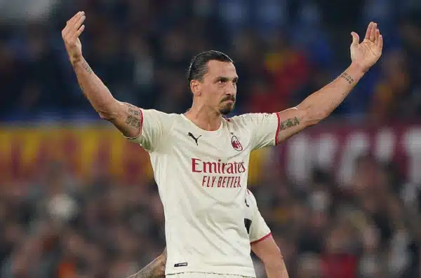 Vahvistus tuli! Zlatan Ibrahimovic, 40, jatkaa uraansa Vahvistus tuli! Zlatan Ibrahimovic, 40, jatkaa uraansa