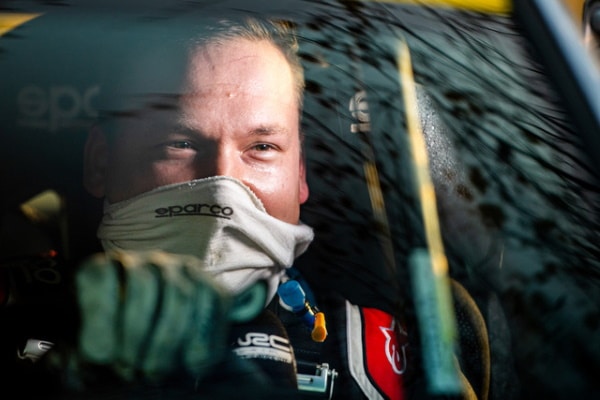 Se on nyt saletti: Suomalaiselle ralliässälle huikea mahdollisuus MM-rallissa Se on nyt saletti: Suomalaiselle ralliässälle huikea mahdollisuus MM-rallissa