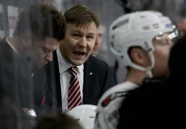 Sanoma: Raimo Summanen latasi suorat sanat JYPin toiminnasta - puhui ihmisten tuhoamisesta Sanoma: Raimo Summanen latasi suorat sanat JYPin toiminnasta – puhui ihmisten tuhoamisesta