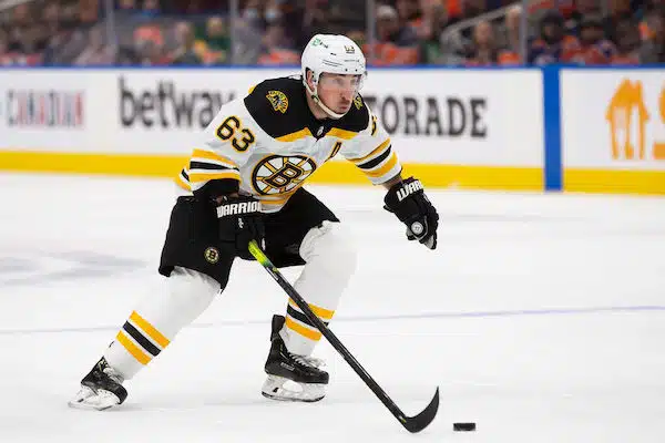 ”Totta kai se oli tyhmää” – Boston Bruinsin tähtihyökkääjä hakee armahdusta aivopieruunsa
