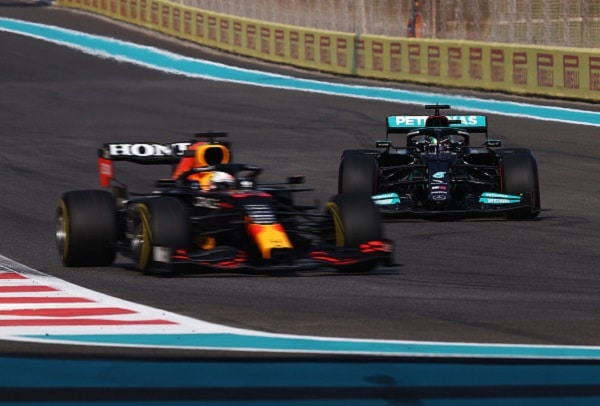 Uusi äänitallenne paljastaa - petasiko kisajohtaja mestaruuden Max Verstappenille? Uusi äänitallenne paljastaa – petasiko kisajohtaja mestaruuden Max Verstappenille?