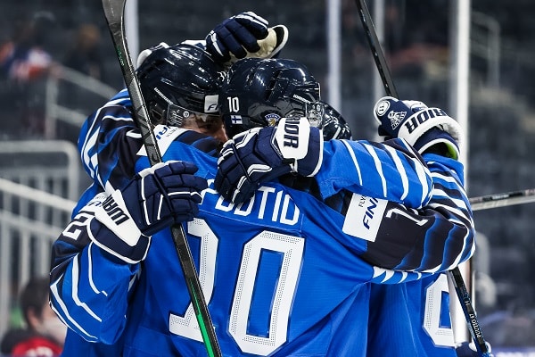 Nuorten Leijonien GM tunteikkaana ja kriittisenä - "Olen pettynyt siihen miten tätä turnausta on johdettu" Nuorten Leijonien GM tunteikkaana ja kriittisenä – ”Olen pettynyt siihen miten tätä turnausta on johdettu”