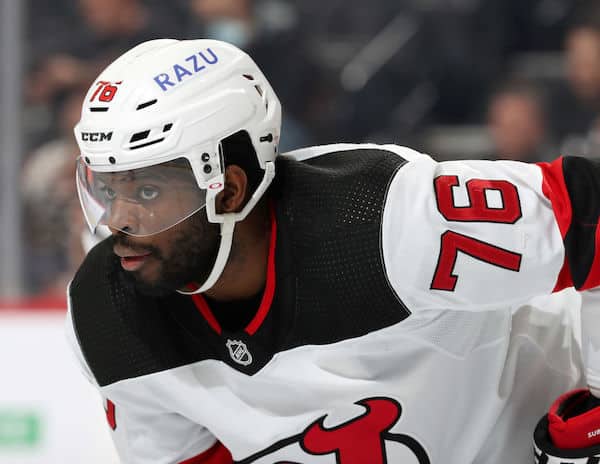 Pekka Rinne sai NHL-palkinnon viime vuonna - esitteli nyt saman pystin tämän kauden voittajan Pekka Rinne sai NHL-palkinnon viime vuonna – esitteli nyt saman pystin tämän kauden voittajan