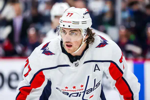 NHL:n koronatilanne synkistyi taas – nyt koronaprotokollaan päätyi supertähti