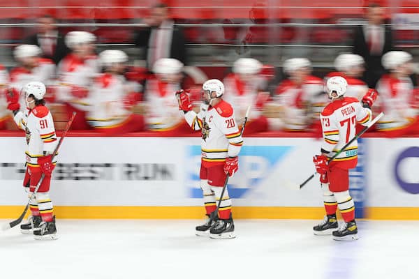 KHL:n "kiinalaisseura" katkaisi tappioputkensa - kanadalaisia vilisi kentällä KHL:n ”kiinalaisseura” katkaisi tappioputkensa – kanadalaisia vilisi kentällä