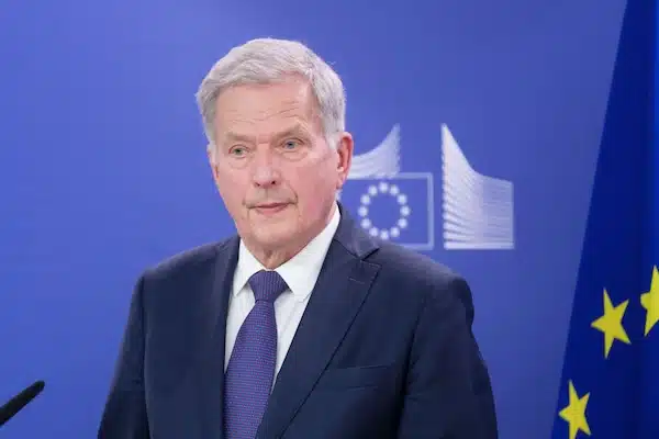 Sauli Niinistö yllätti SM-liigaottelussa – teki jotain poikkeuksellista