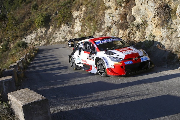 Sebastien Ogier päätöspäivään piikkipaikalta, mutta meno ei ole ollut pelkkää juhlaa - "Minulla oli vaikeuksia käyttää hybridisysteemiä haluamallani tavalla" Sebastien Ogier päätöspäivään piikkipaikalta, mutta meno ei ole ollut pelkkää juhlaa – ”Minulla oli vaikeuksia käyttää hybridisysteemiä haluamallani tavalla”