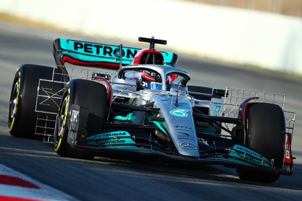 George Russell latasi suorat sanat taistelusta Valtteri Bottaksen kanssa George Russell latasi suorat sanat taistelusta Valtteri Bottaksen kanssa