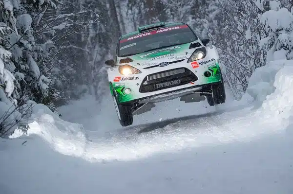 Tämä rallikeikka WRC-autolla ei mennyt putkeen – jarrulevykin lähti omille teilleen