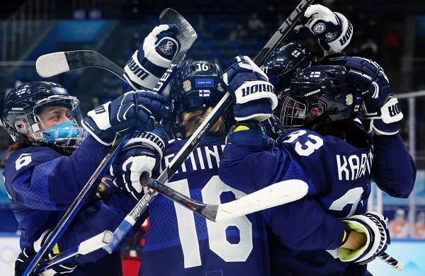 Naisleijonat hävisivät oman EHT-avauksensa Naisleijonat hävisivät oman EHT-avauksensa
