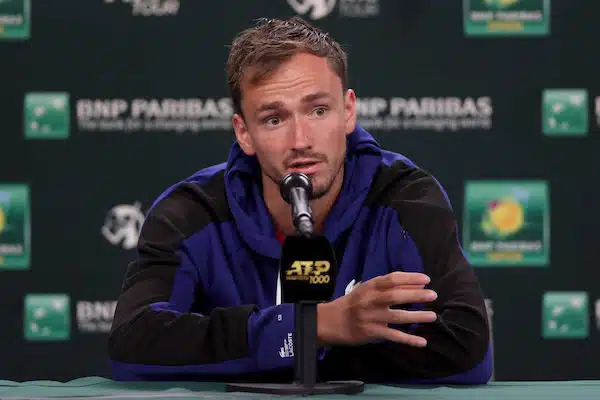 Venäläistähti Daniil Medvedev saa pelata ATP-turnauksissa – Wimbledon-panna puhuttaa