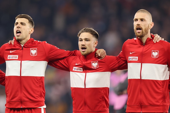 Englantilaispelaaja juhli Puolan kanssa MM-kisapaikkaa Englantilaispelaaja juhli Puolan kanssa MM-kisapaikkaa