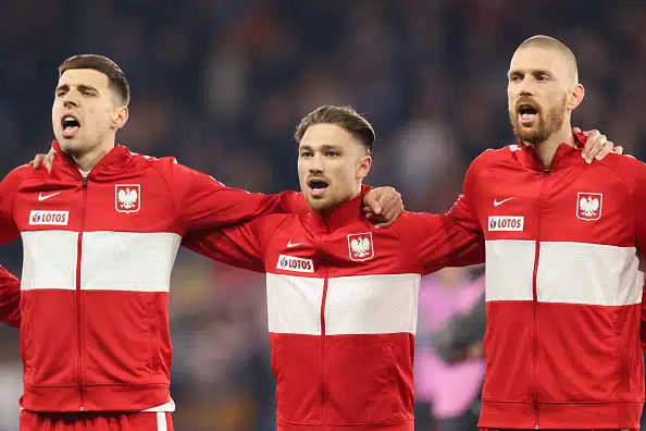 Englantilaispelaaja juhli Puolan kanssa MM-kisapaikkaa Englantilaispelaaja juhli Puolan kanssa MM-kisapaikkaa