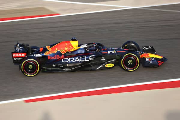 Max Verstappen F1-testien nopein – Valtteri Bottaksen lupaava päivä sai synkän päätöksen