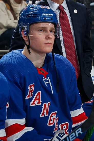 Kaapo Kakko teki paluun runkosarjan toiseksi viimeisessä ottelussa Kaapo Kakko teki paluun runkosarjan toiseksi viimeisessä ottelussa