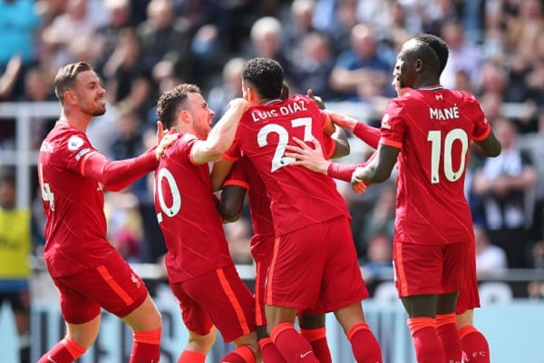 Liverpool ja Chelsea 15-vuotiaan lupauksen perässä Liverpool ja Chelsea 15-vuotiaan lupauksen perässä