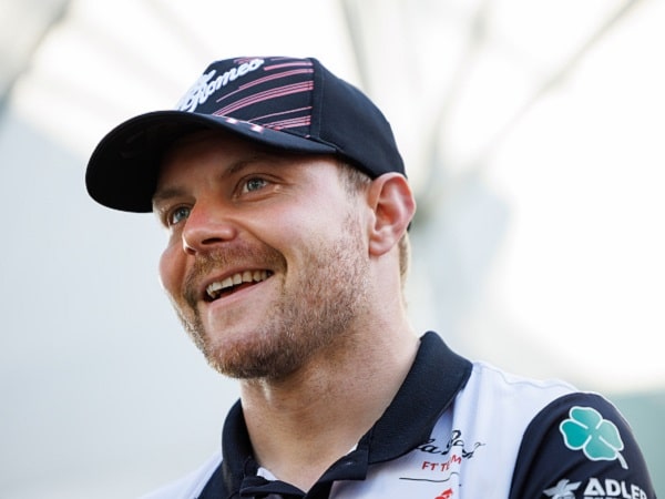 Nyt elämä hymyilee Valtteri Bottakselle - toisen viulun soittajasta orkesterin johtajaksi: ”Ja tiedättekö, pystyn taistelemaan Mercedeksen kanssa!” Nyt elämä hymyilee Valtteri Bottakselle – toisen viulun soittajasta orkesterin johtajaksi: ”Ja tiedättekö, pystyn taistelemaan Mercedeksen kanssa!”