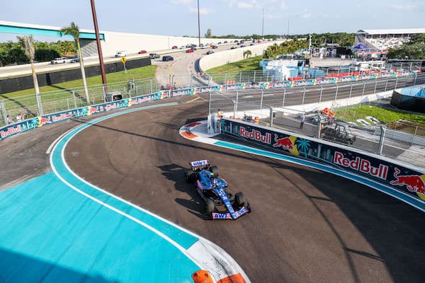 F1-tallipäällikkö hermostui oman pomonsa sanoista - "Tuollaisen lukeminen lehdestä..." F1-tallipäällikkö hermostui oman pomonsa sanoista – ”Tuollaisen lukeminen lehdestä…”