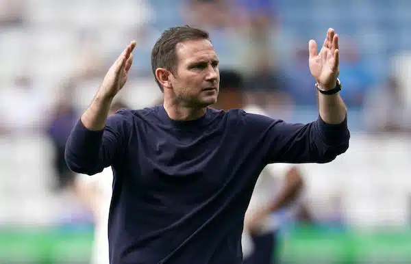 Yllätyspestin saanut Frank Lampard ei tyydy pätkähommiin - "Näemme mitä tapahtuu" Yllätyspestin saanut Frank Lampard ei tyydy pätkähommiin – ”Näemme mitä tapahtuu”