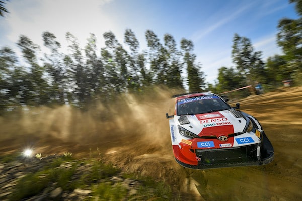 Voitto! Kalle Rovanperältä häkellyttävää ylivoimaa Portugalissa!