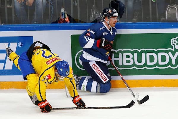 Nyt ei hyvältä näytä! Ruotsi laittoi Leijonat polvilleen - neljäs peräkkäinen tappio ja loukkaantumiset mustan illan antina Nyt ei hyvältä näytä! Ruotsi laittoi Leijonat polvilleen – neljäs peräkkäinen tappio ja loukkaantumiset mustan illan antina