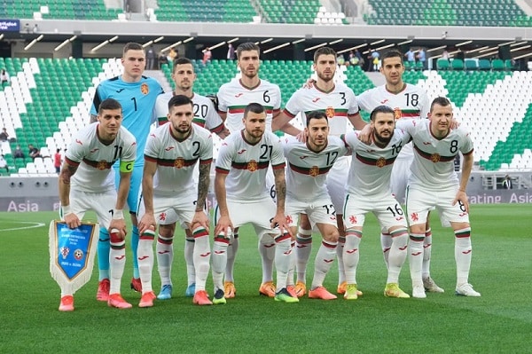 Bulgarian jalkapallomaajoukkue vakavassa liikenneonnettomuudessa – bussit törmäsivät Georgiassa