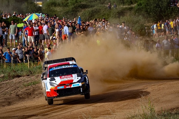 Esapekka Lappi koki kauhunhetken - tykitti silti huikean pohja-ajan ja nousi Sardinian MM-rallin kärkeen! (ek3/21) Esapekka Lappi koki kauhunhetken – tykitti silti huikean pohja-ajan ja nousi Sardinian MM-rallin kärkeen! (ek3/21)