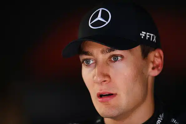 F1-kuski vihjailee massiivisesta Mercedes-sopimuksesta F1-kuski vihjailee massiivisesta Mercedes-sopimuksesta