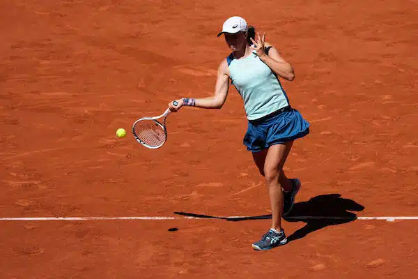 Iga Swiatek vaivatta Ranskan avointen finaaliin