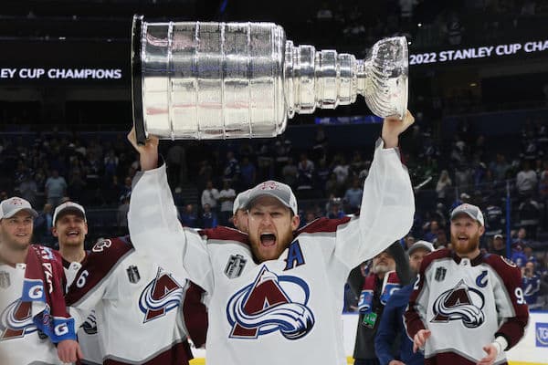 Huhu leviää: Tuleeko tästä NHL-tähdestä maailman kovapalkkaisin pelaaja? Huhu leviää: Tuleeko tästä NHL-tähdestä maailman kovapalkkaisin pelaaja?