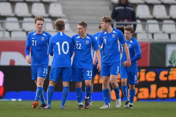 Pikkuhuuhkajien kapteeni antoi riipaisevan haastattelun Ylelle - "Tosi, tosi pettynyt olen" Pikkuhuuhkajien kapteeni antoi riipaisevan haastattelun Ylelle – ”Tosi, tosi pettynyt olen”