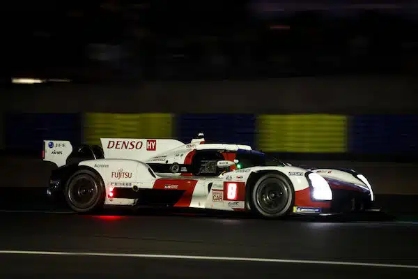 Jo viides voitto putkeen – yksi autovalmistaja dominoi legendaarista Le Mansin 24 tunnin ajoa täysin