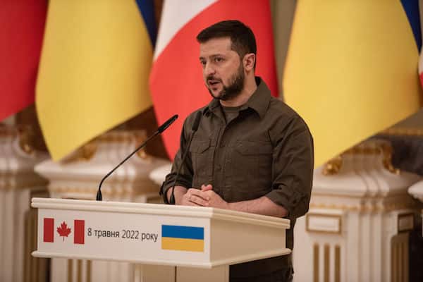 Ukrainan Volodymyr Zelenskiy kiittää jalkapallomaajoukkuetta: "Iloa sotilaille, iloa koko maalle" Ukrainan Volodymyr Zelenskiy kiittää jalkapallomaajoukkuetta: ”Iloa sotilaille, iloa koko maalle”