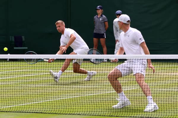 Harri Heliövaara upeasti Wimbledonin välieriin Harri Heliövaara upeasti Wimbledonin välieriin