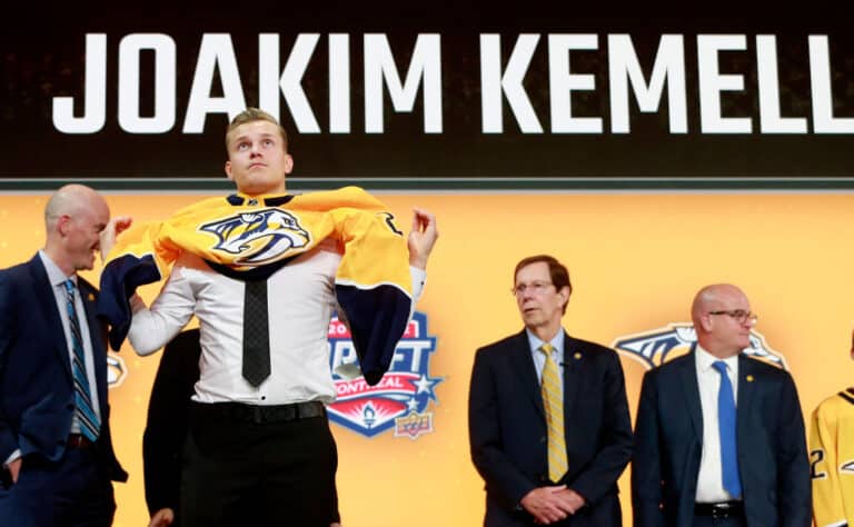 Joakim Kemell laukoi ahkerasti NHL-debyytissään